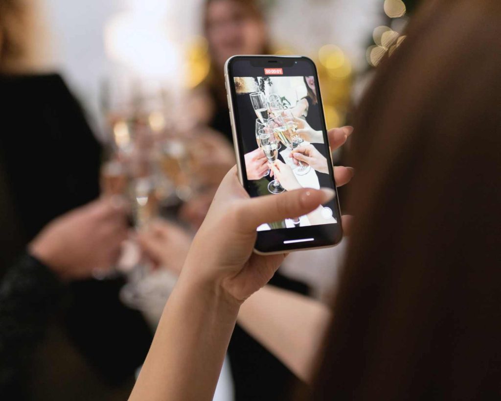 Fotos de evento en redes sociales